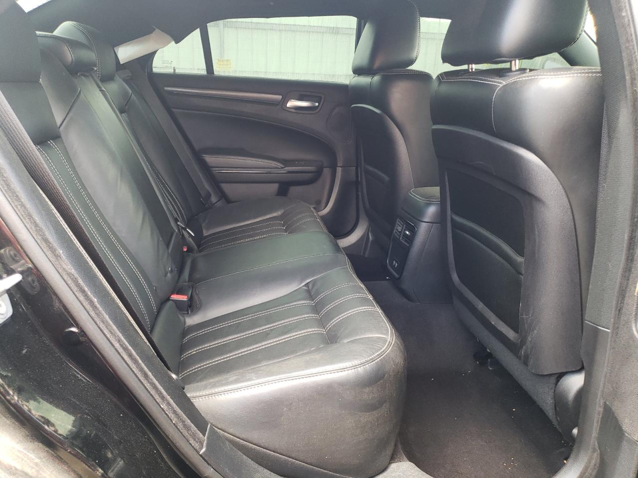 Photo 6 from auction – 2016 CHRYSLER 300 S with VIN 2C3CCAGG2GH321268