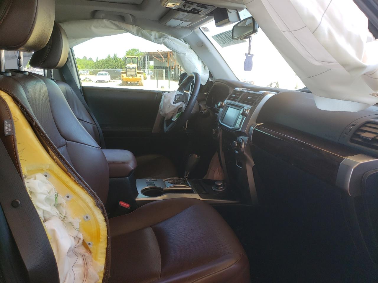 Photo 5 from auction – 2016 TOYOTA 4RUNNER SR with VIN JTEBU5JR4G5390004