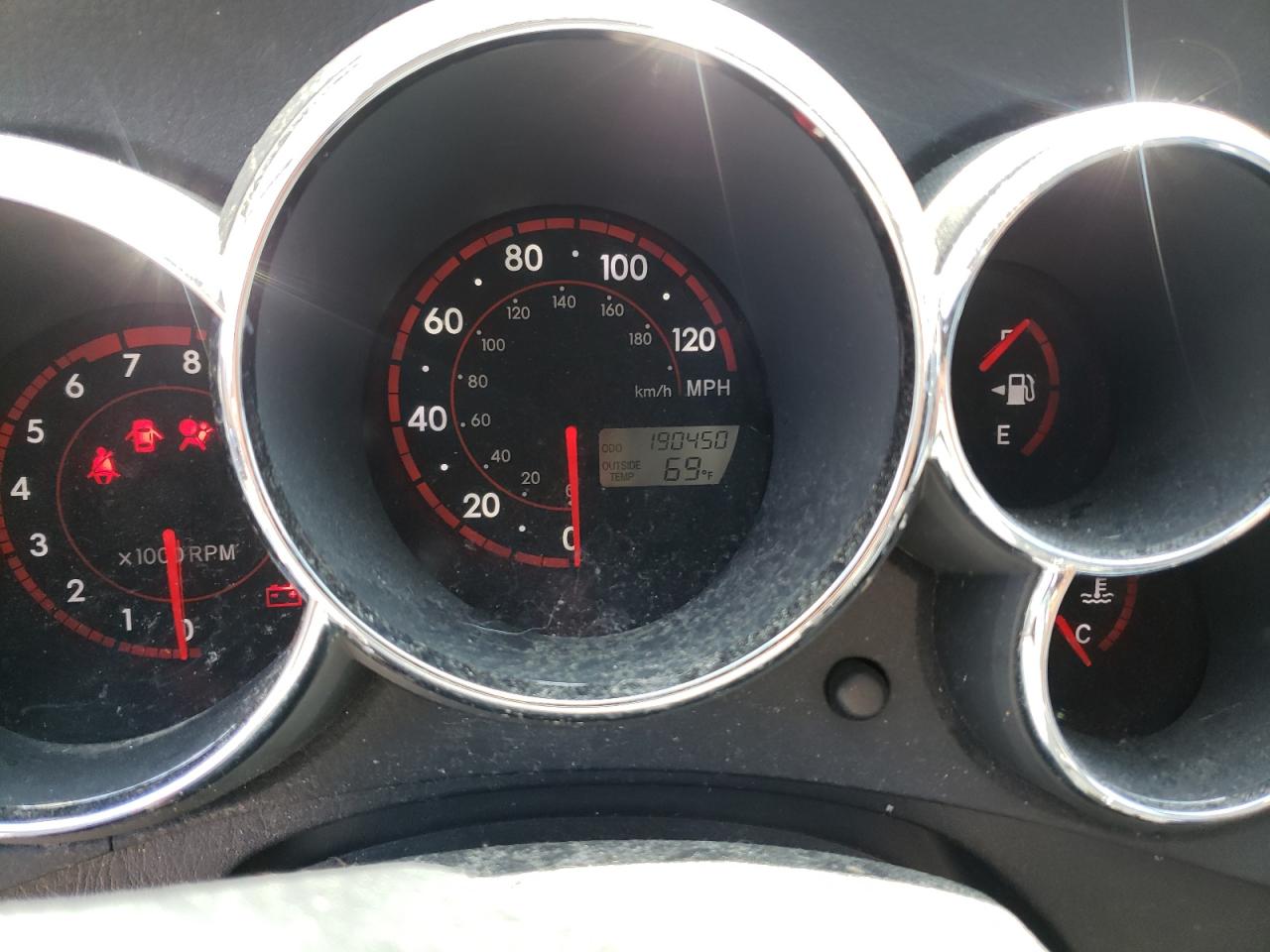 Photo 8 from auction – 2007 TOYOTA MATRIX with VIN 2T1KR32E57C676100