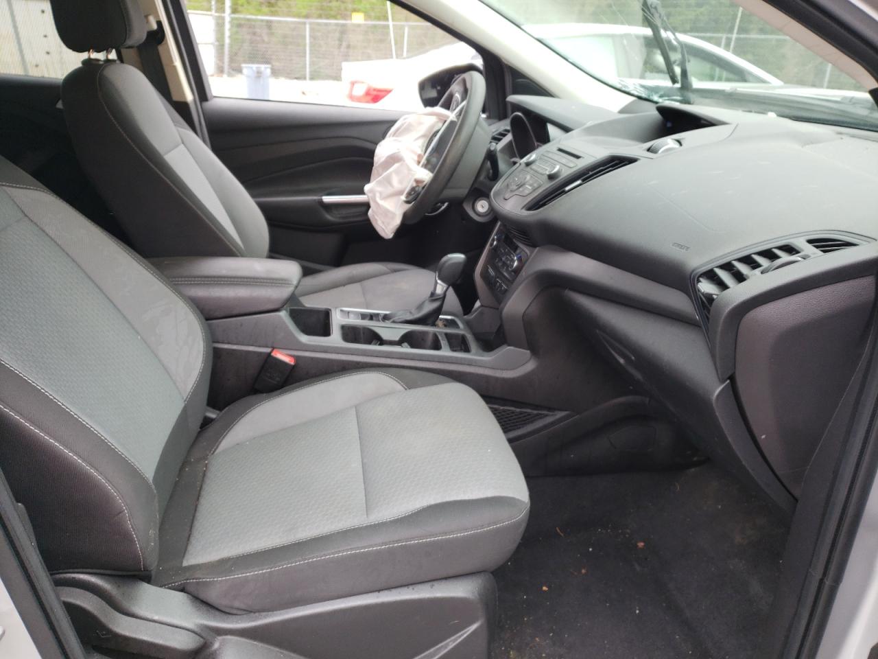 Photo 5 from auction – 2017 FORD ESCAPE SE with VIN 1FMCU9G99HUC35460