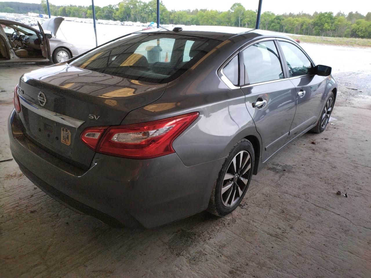 Photo 4 from auction – 2017 NISSAN ALTIMA 2.5 with VIN 1N4AL3APXHC257837