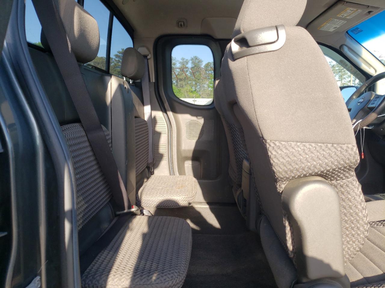 Photo 6 from auction – 2005 NISSAN FRONTIER K with VIN 1N6AD06W15C466074