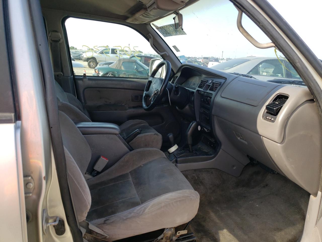 Photo 5 from auction – 2001 TOYOTA 4 RUNNER with VIN JT3HN86R810349647