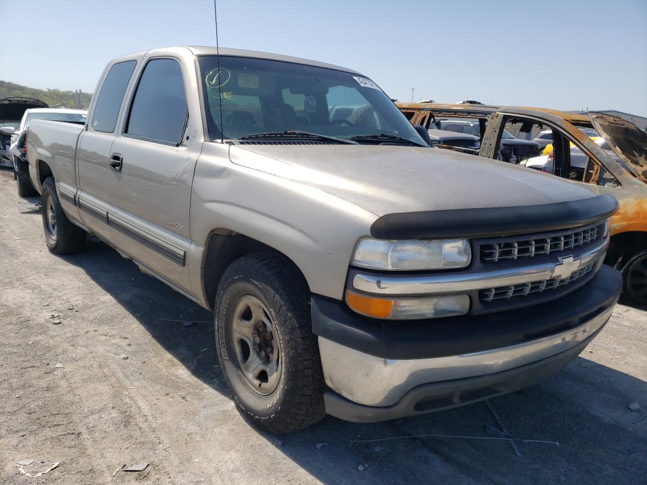 CHEVROLET SILVERADO 2002 with VIN 2GCEC19W121200645 - Photo from auction