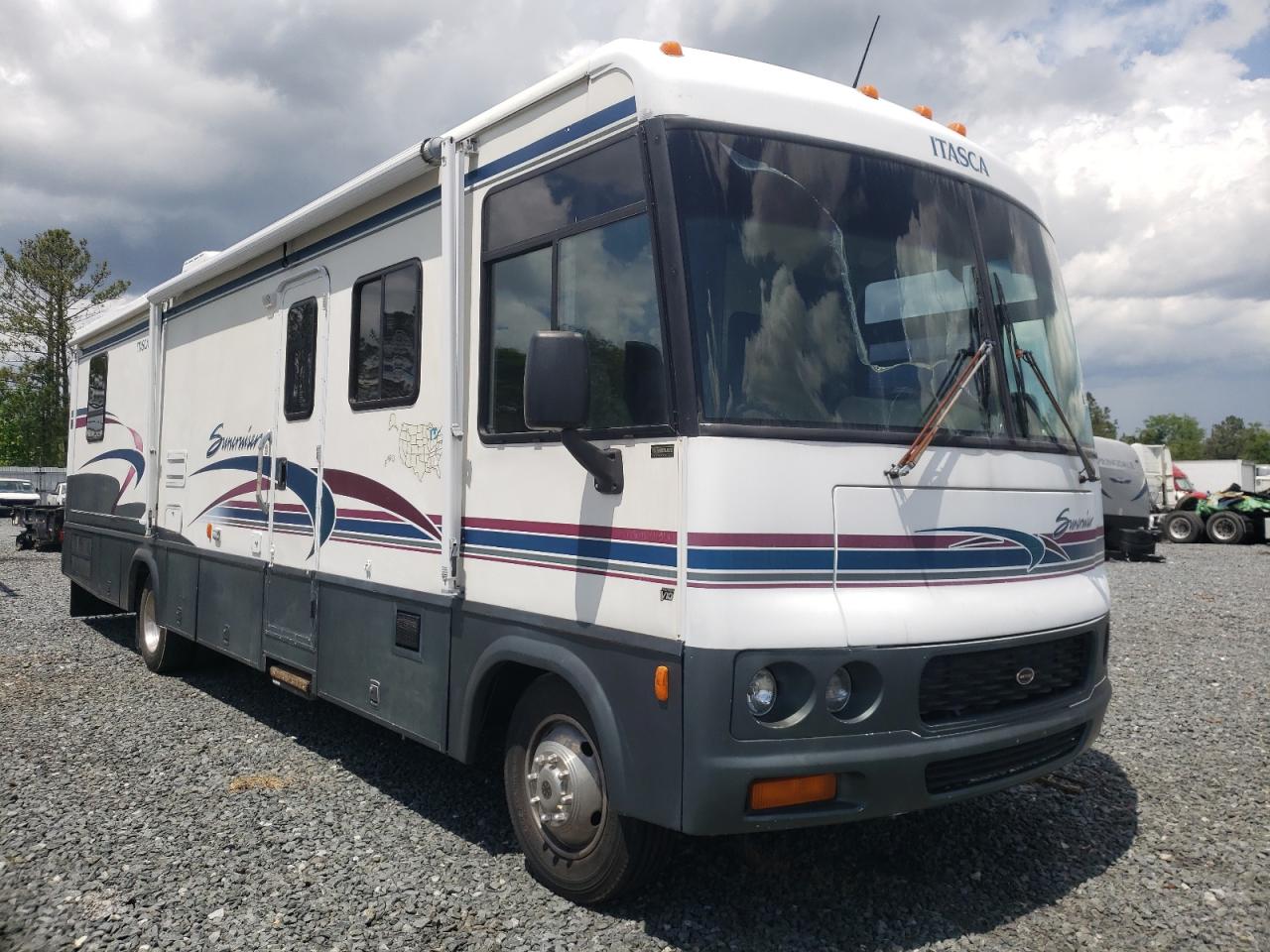 WINNEBAGO RV 2000 with VIN 1FCNF53S1Y0A04262 - Photo from auction