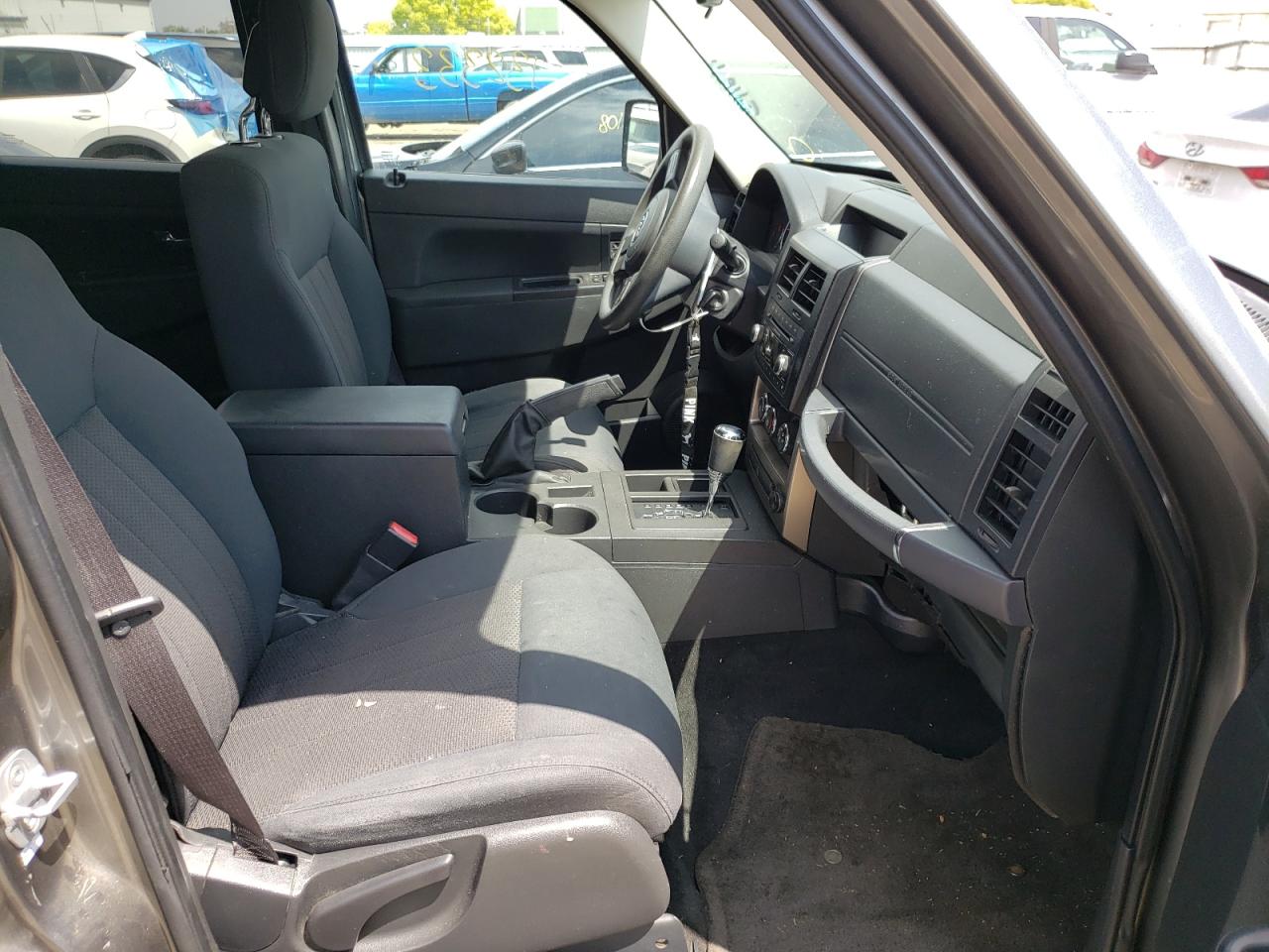 Photo 5 from auction – 2012 JEEP LIBERTY SP with VIN 1C4PJLAK4CW213693