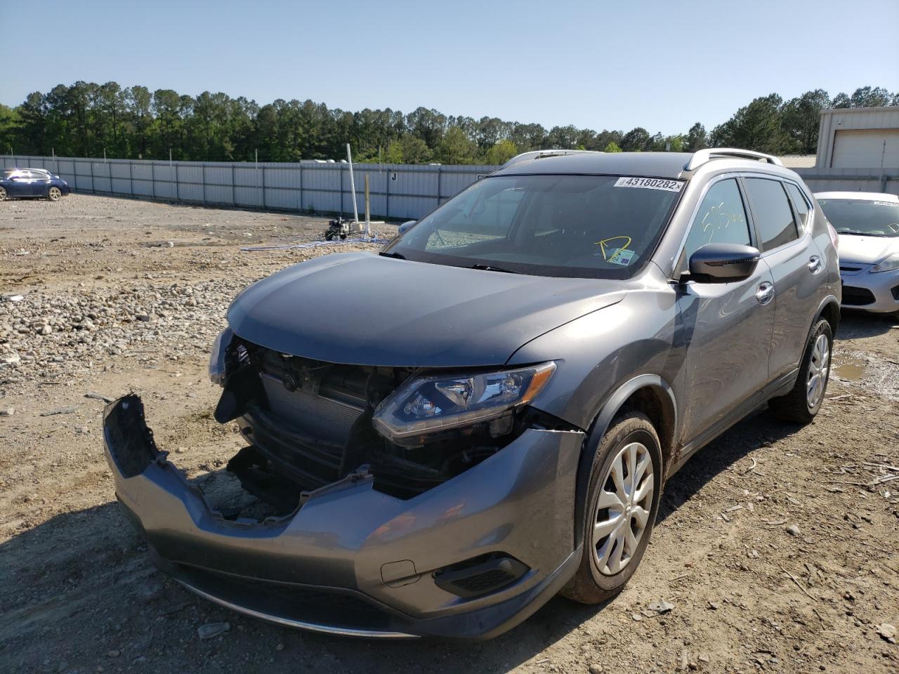 Photo 2 from auction – 2016 NISSAN ROGUE S with VIN KNMAT2MT9GP721799