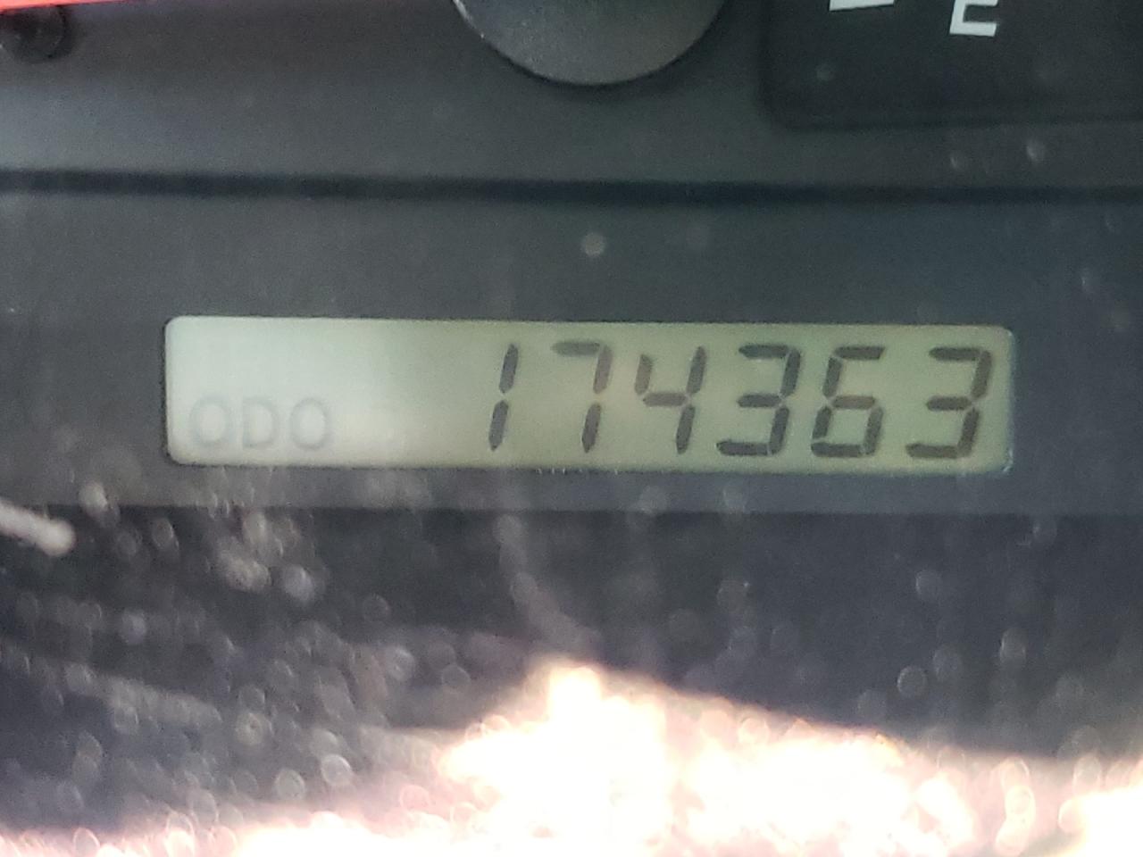 Photo 8 from auction – 2003 TOYOTA CAMRY with VIN JTDBE32K630232665