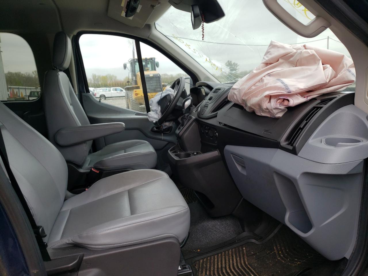 Photo 5 from auction – 2015 FORD TRANSIT T- with VIN 1FBZX2ZM8FKA74658