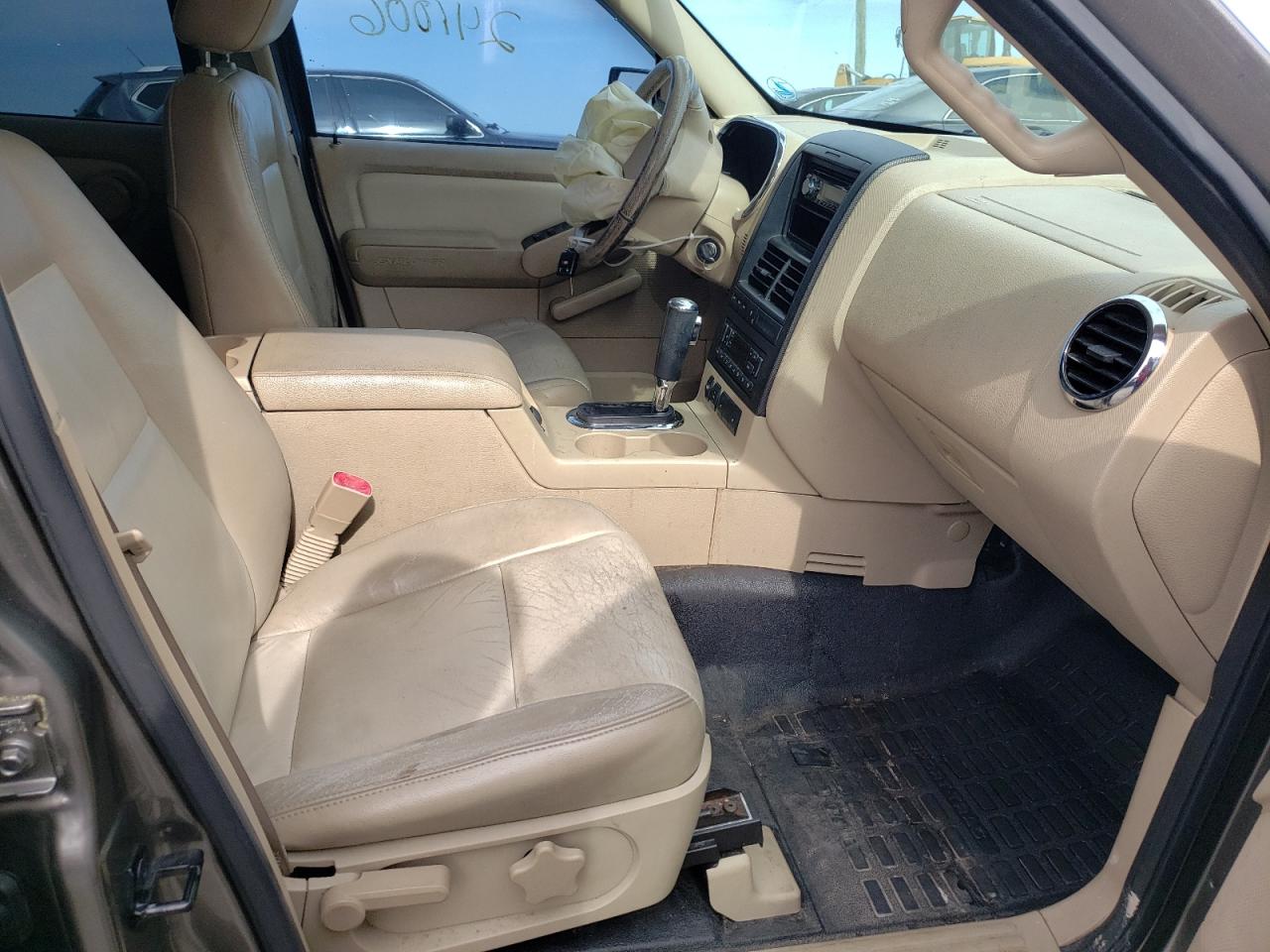 Photo 5 from auction – 2007 FORD EXPLORER S with VIN 1FMEU33837UA21856