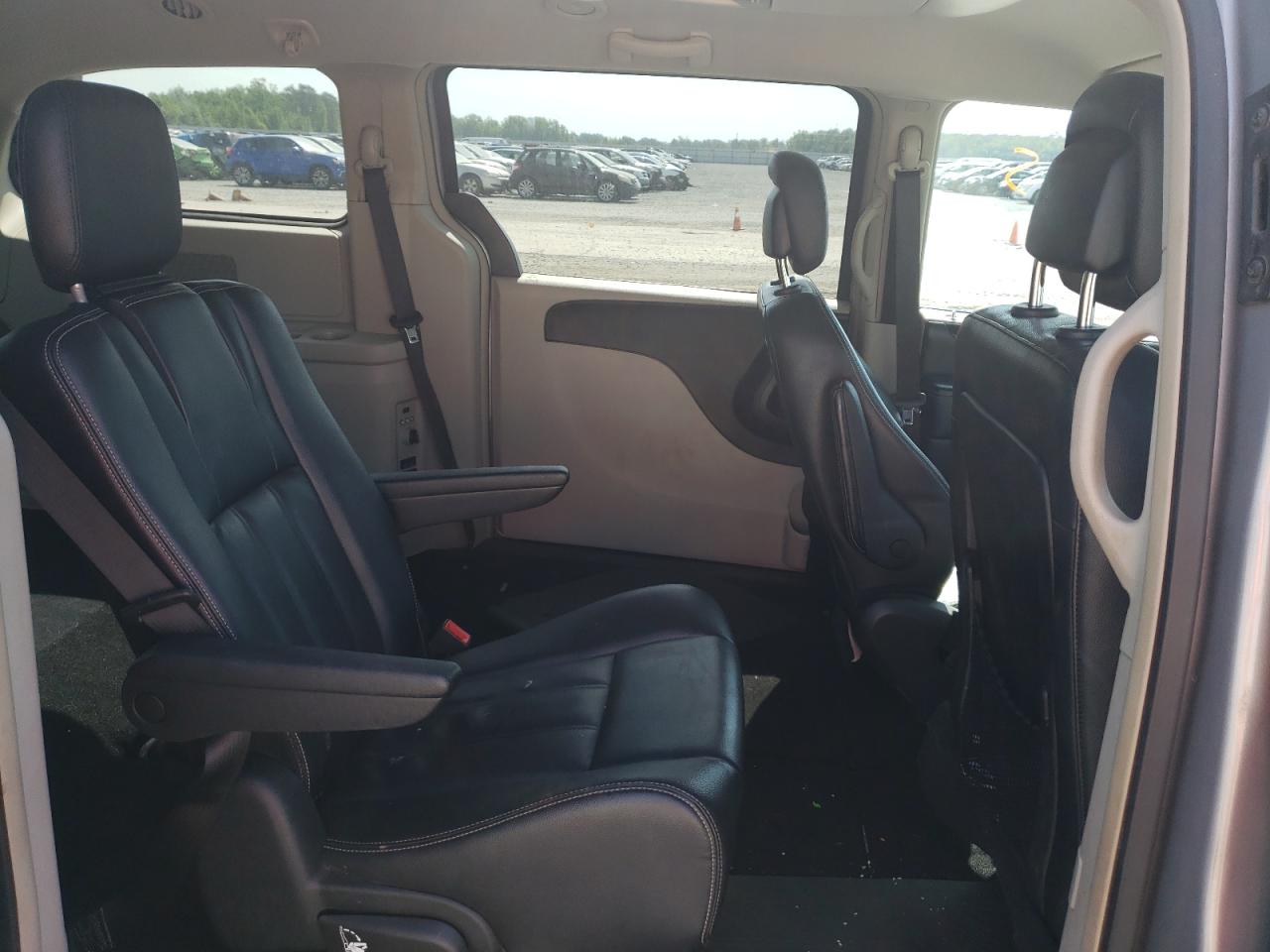 Photo 6 from auction – 2014 CHRYSLER TOWN & COU with VIN 2C4RC1BG0ER126368