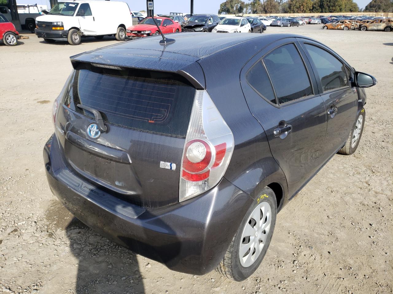 Photo 4 from auction – 2013 TOYOTA PRIUS C with VIN JTDKDTB36D1053274