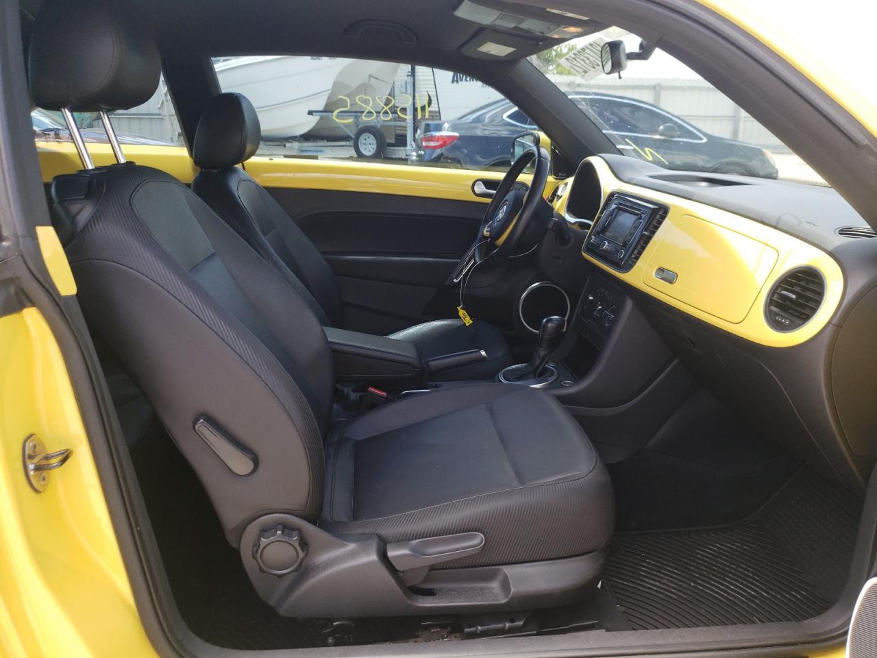 Photo 5 from auction – 2012 VOLKSWAGEN BEETLE with VIN 3VWJP7AT6CM605608