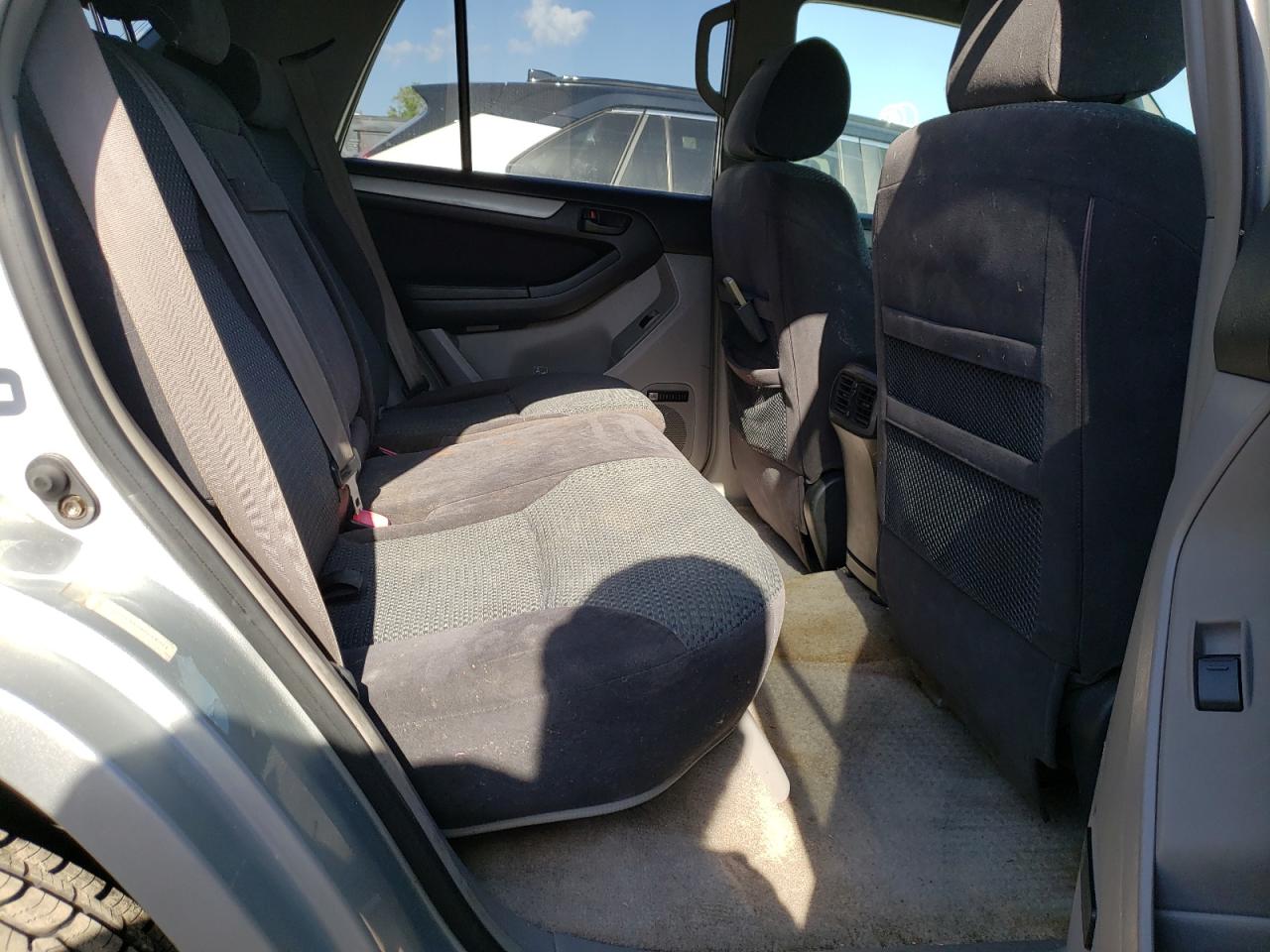 Photo 6 from auction – 2004 TOYOTA 4RUNNER SR with VIN JTEZT14R040018321