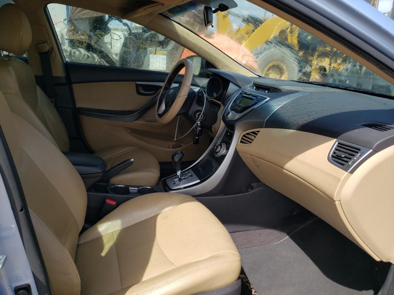 Photo 5 from auction – 2011 HYUNDAI ELANTRA GL with VIN KMHDH4AE5BU094556