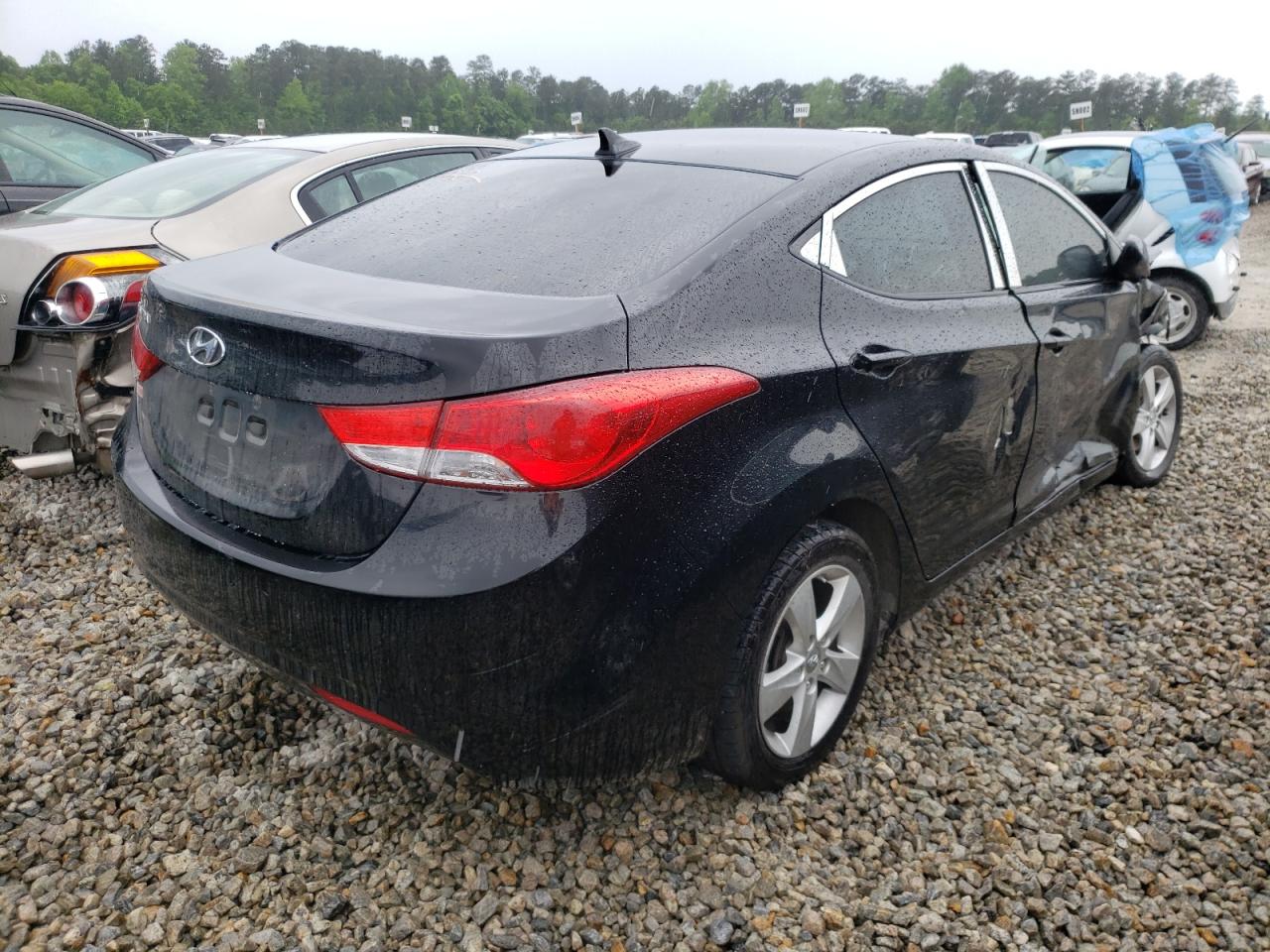 Photo 4 from auction – 2012 HYUNDAI ELANTRA GL with VIN KMHDH4AE5CU321679