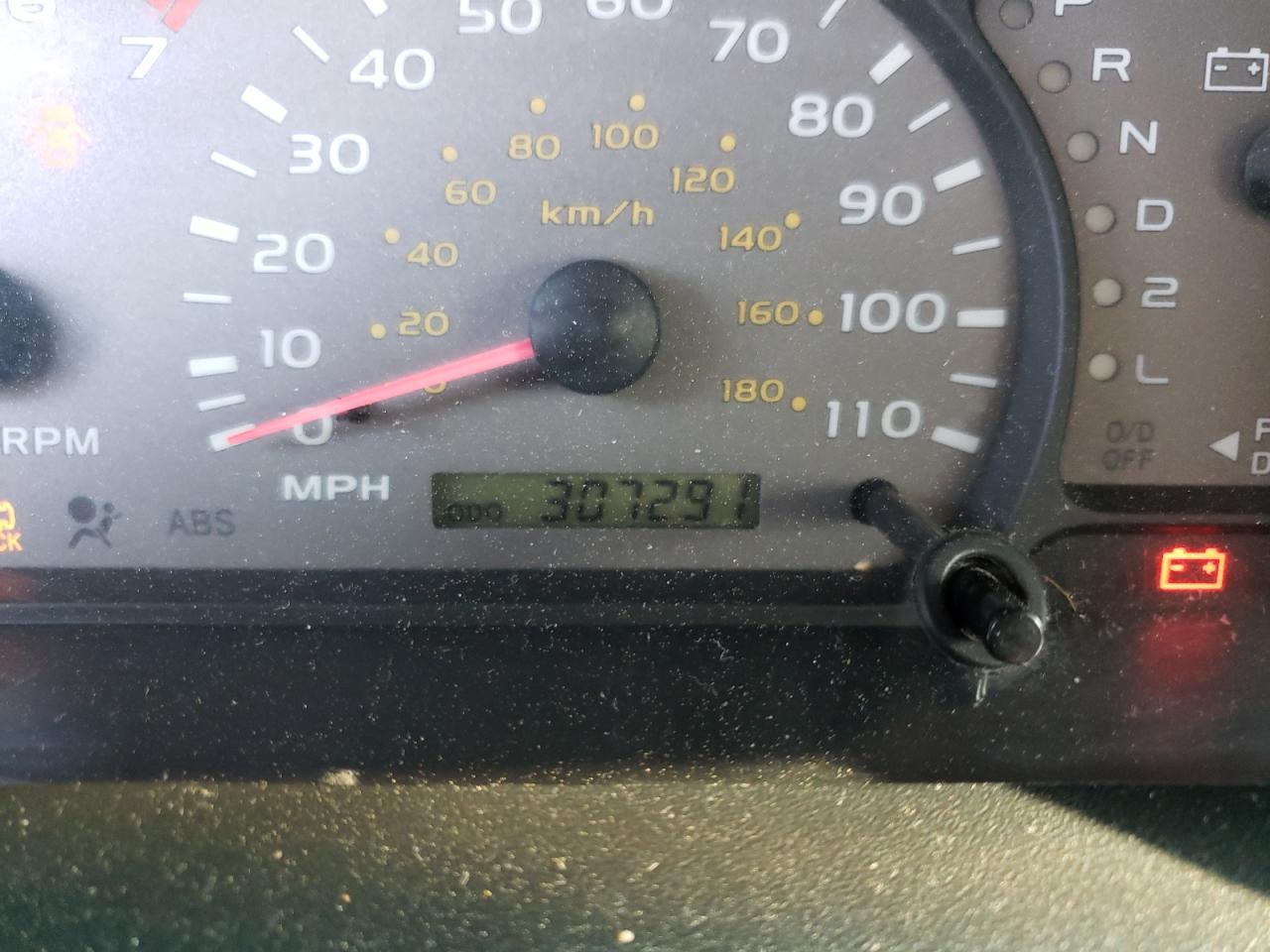 Photo 8 from auction – 2001 TOYOTA SEQUOIA SR with VIN 5TDZT34A11S048804