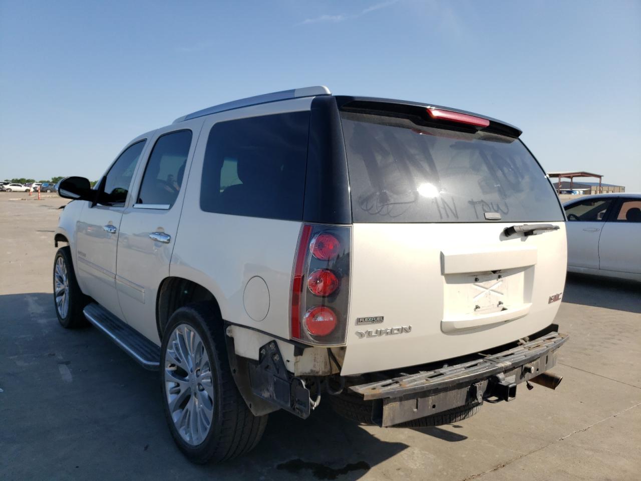 Photo 3 from auction – 2011 GMC YUKON DENA with VIN 1GKS1EEF7BR198868