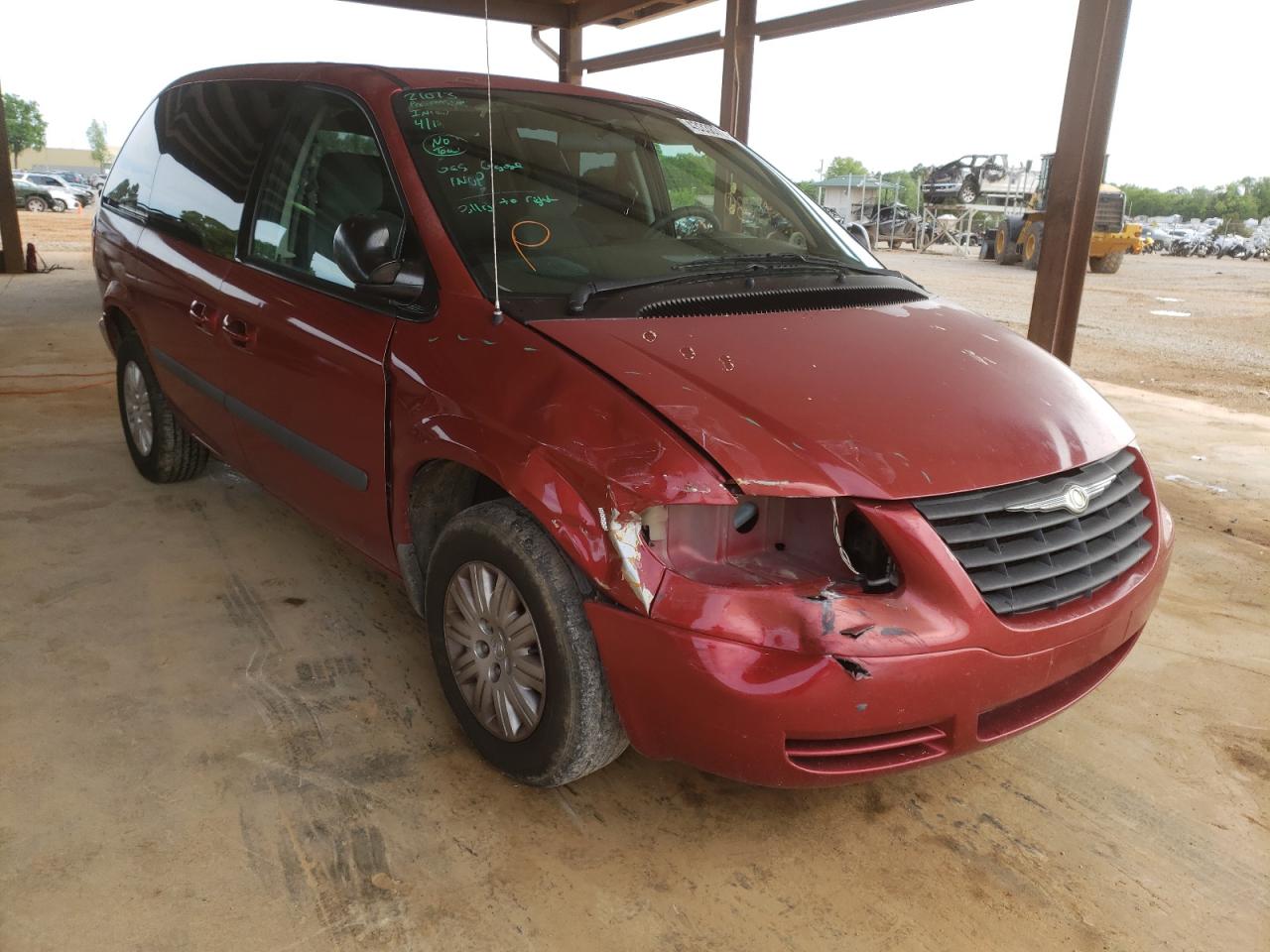 CHRYSLER TOWN & COU 2006 with VIN 1A4GP45R86B575270 - Photo from auction
