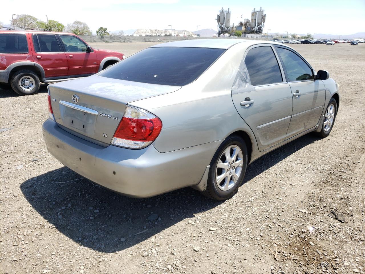 Photo 4 from auction – 2005 TOYOTA CAMRY LE with VIN JTDBF32K850163882
