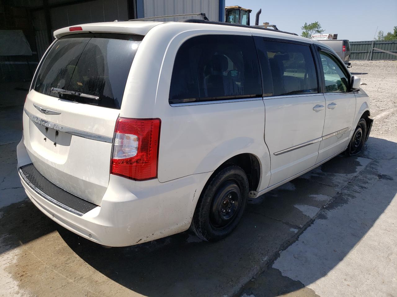 Photo 4 from auction – 2011 CHRYSLER TOWN & COU with VIN 2A4RR5DG2BR664658
