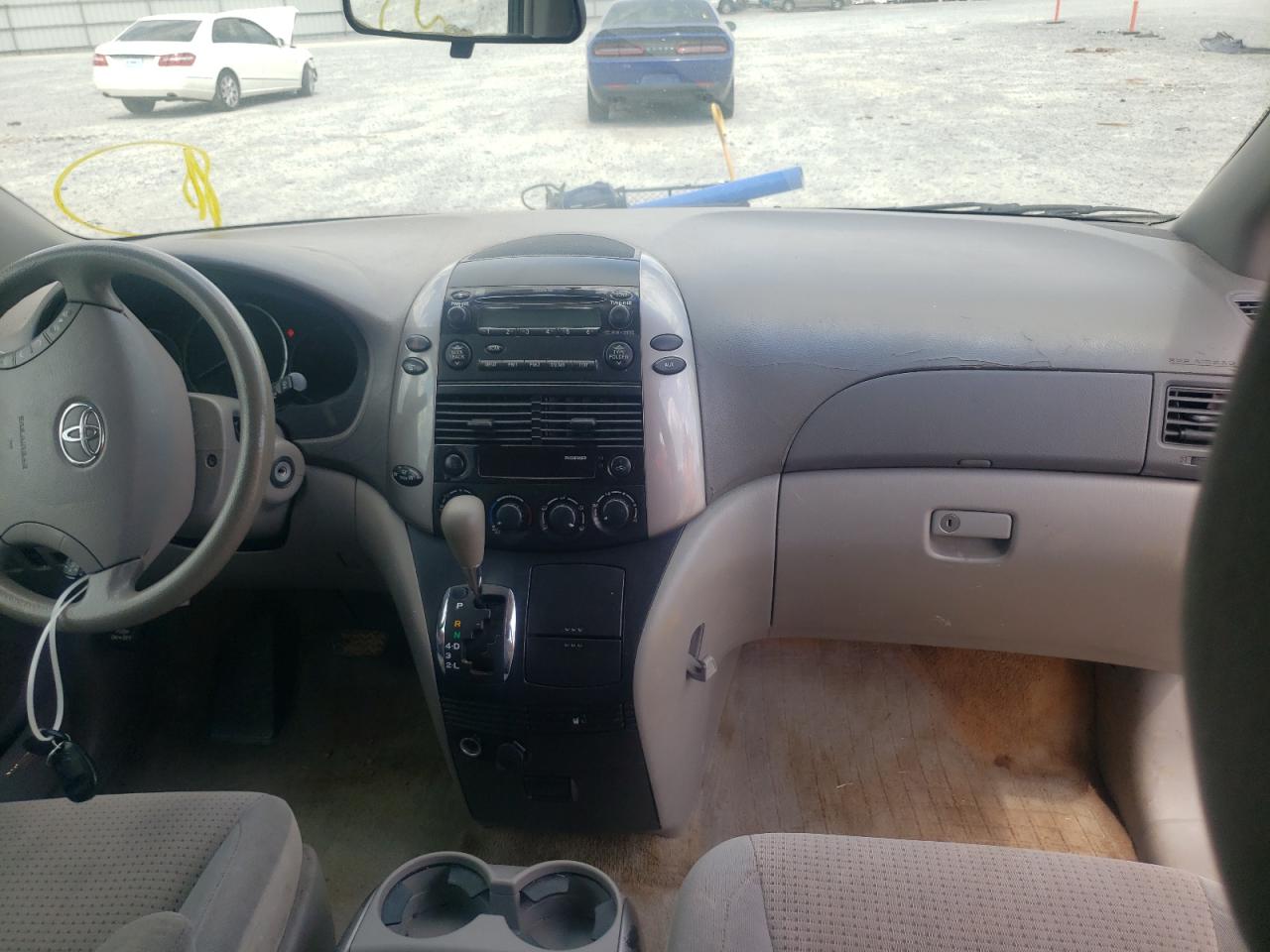 Photo 9 from auction – 2006 TOYOTA SIENNA CE with VIN 5TDZA23C06S513356