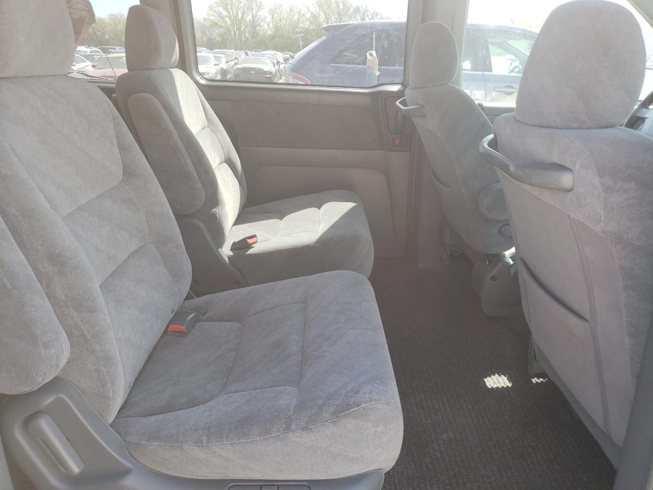 Photo 16 from auction – 2002 HONDA ODYSSEY with VIN 5FNRL18612B001692