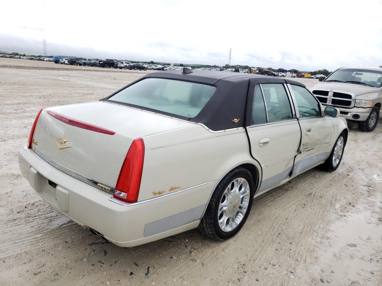 Photo 4 from auction – 2010 CADILLAC DTS with VIN 1G6KA5EY5AU104398