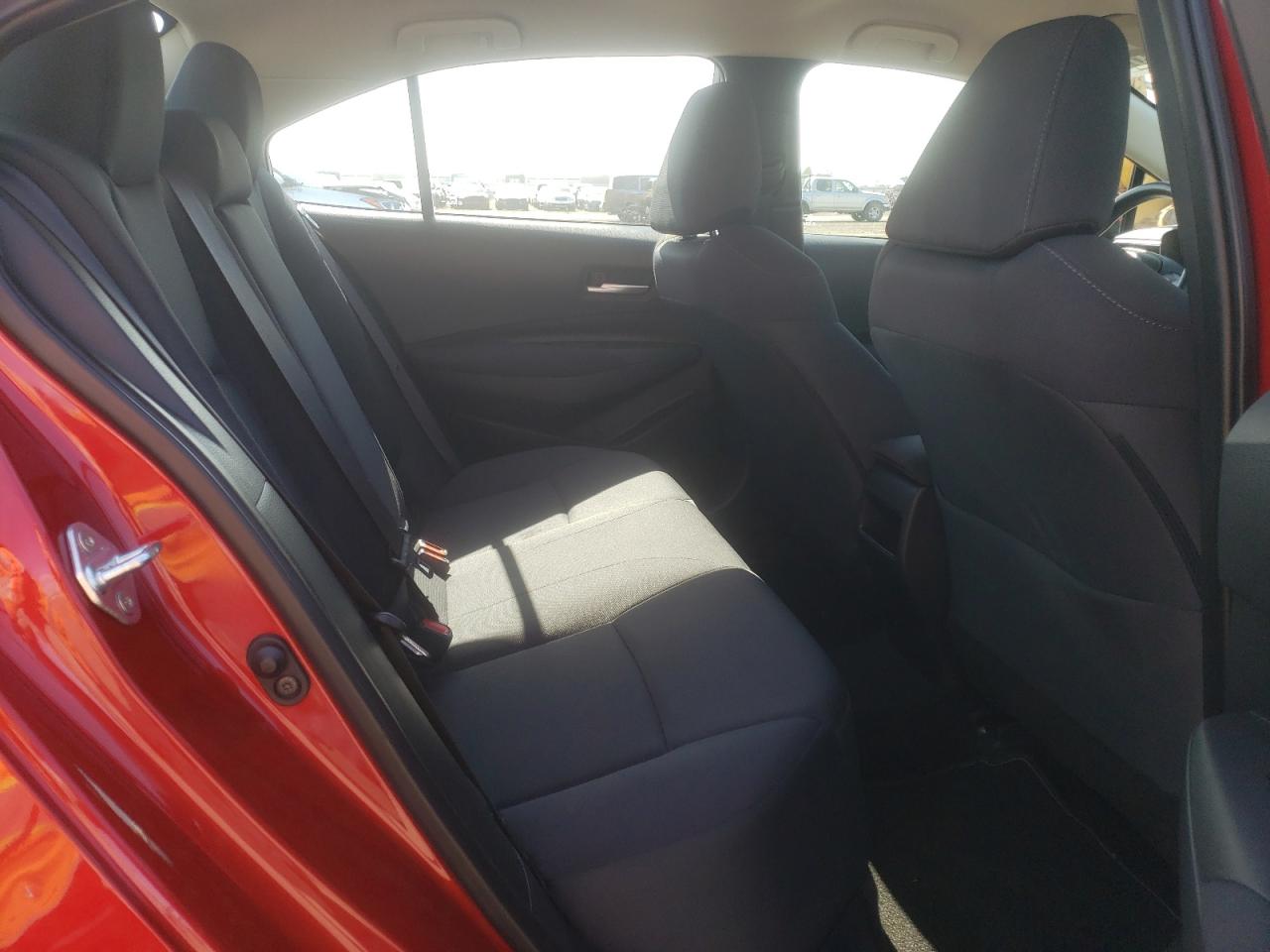 Photo 6 from auction – 2021 TOYOTA COROLLA LE with VIN 5YFEPMAE4MP213726