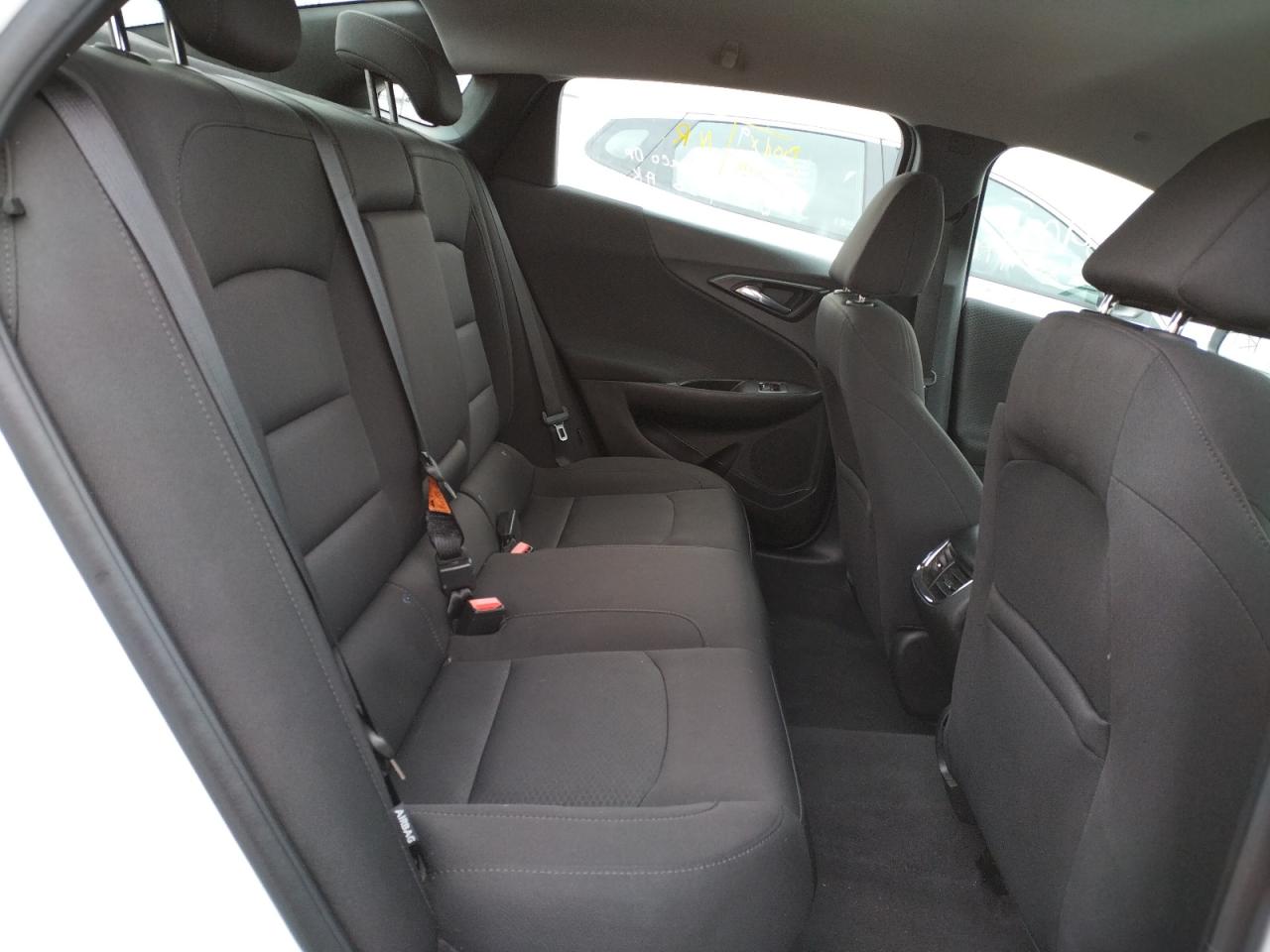 Photo 6 from auction – 2018 CHEVROLET MALIBU LT with VIN 1G1ZD5ST2JF196126