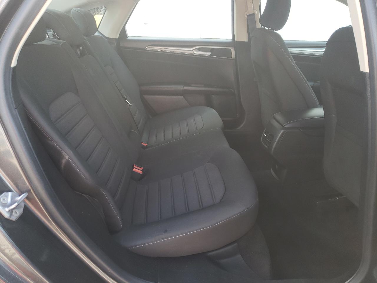 Photo 6 from auction – 2019 FORD FUSION SE with VIN 3FA6P0HD7KR276049