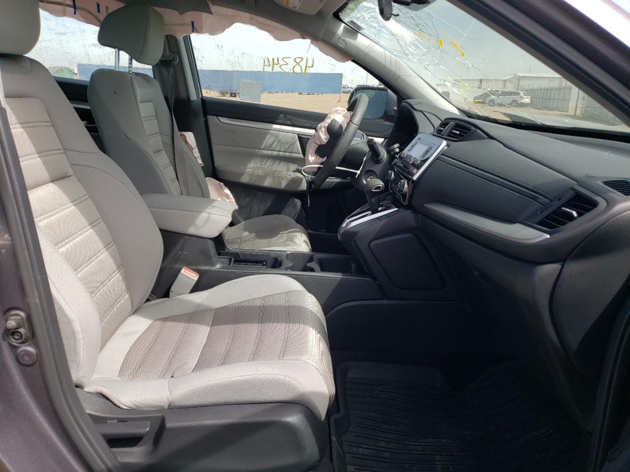 Photo 5 from auction – 2017 HONDA CR-V LX with VIN 7FARW5H31HE005436