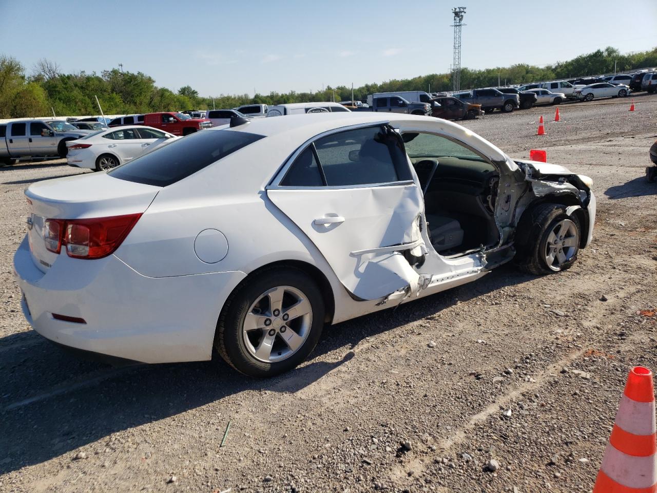 Photo 4 from auction – 2014 CHEVROLET MALIBU LS with VIN 1G11B5SL6EF278613