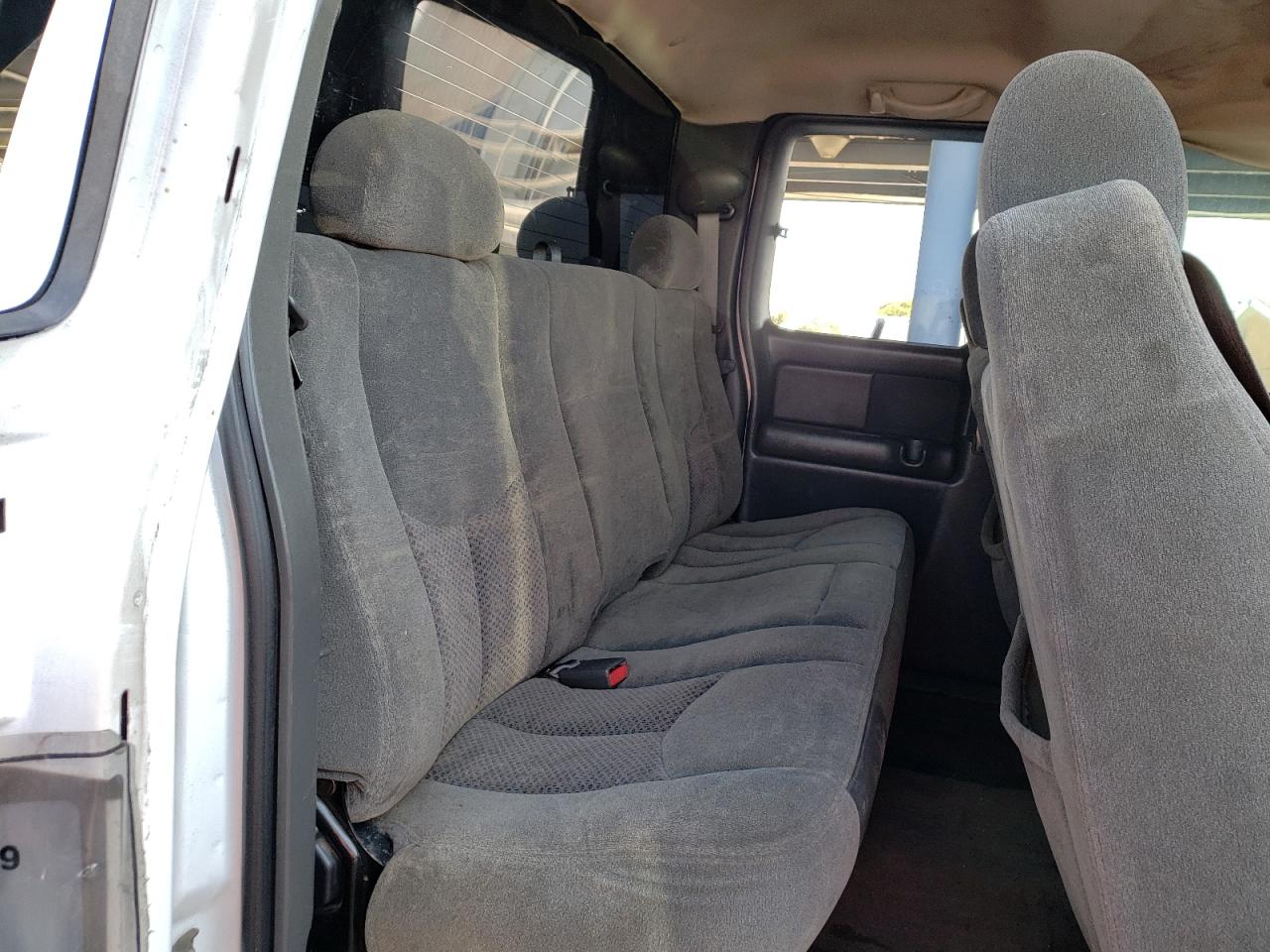 Photo 6 from auction – 2003 CHEVROLET SILVERADO with VIN 1GCHC29U23E309181
