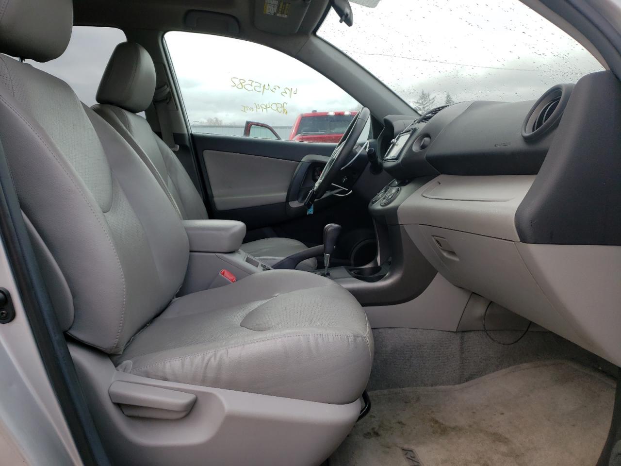 Photo 5 from auction – 2012 TOYOTA RAV4 LIMIT with VIN 2T3DF4DV7CW186939