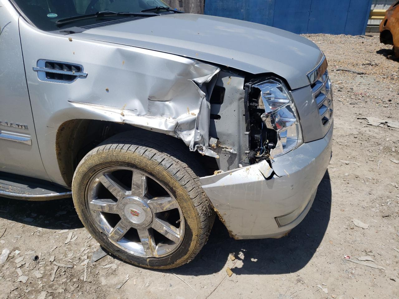 Photo 9 from auction – 2011 CADILLAC ESCALADE L with VIN 1GYS3BEF7BR139169