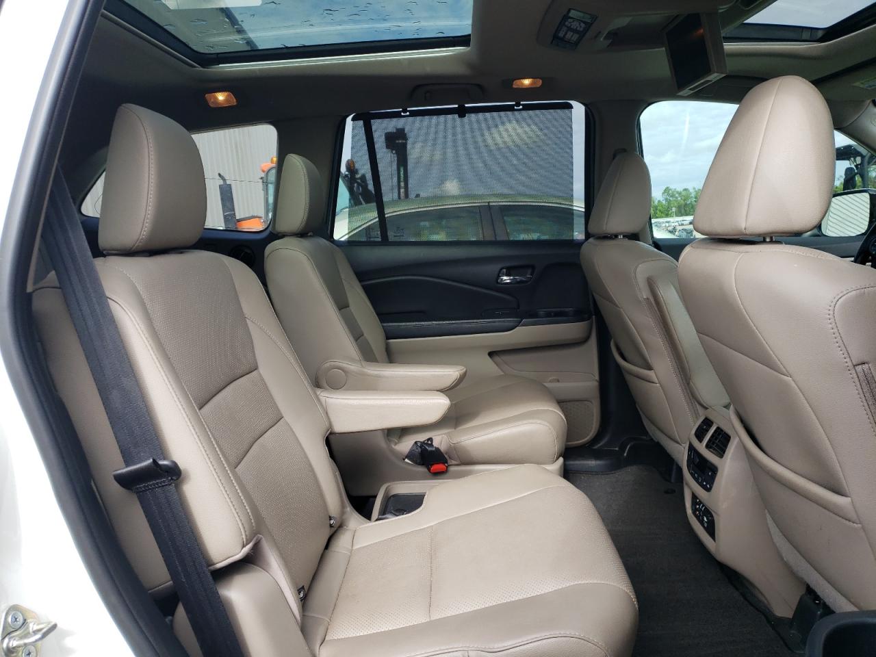 Photo 6 from auction – 2016 HONDA PILOT ELIT with VIN 5FNYF6H08GB116311