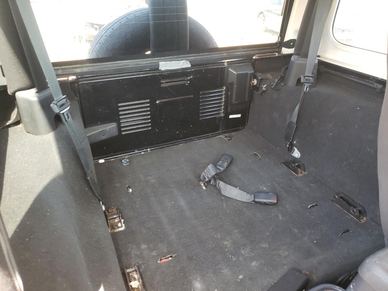 Photo 6 from auction – 2005 JEEP WRANGLER X with VIN 1J4FA39S05P306766