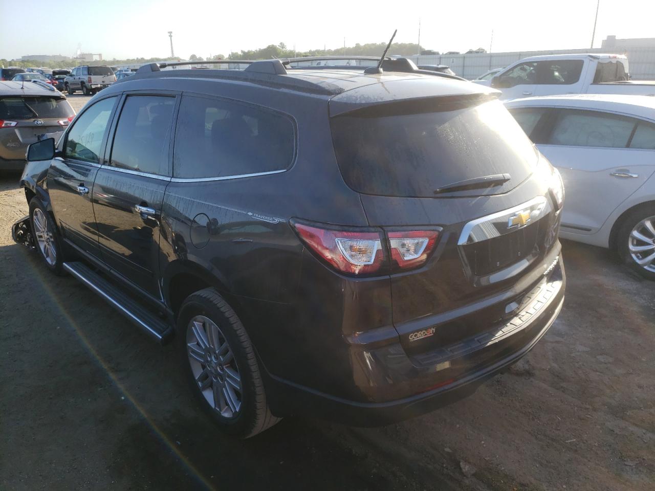 Photo 3 from auction – 2015 CHEVROLET TRAVERSE L with VIN 1GNKRGKD9FJ263816