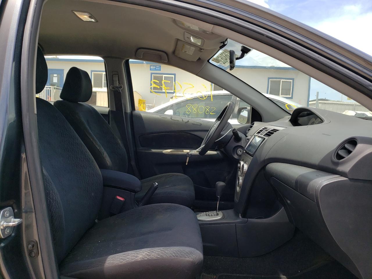 Photo 5 from auction – 2008 TOYOTA YARIS with VIN JTDBT923181265172