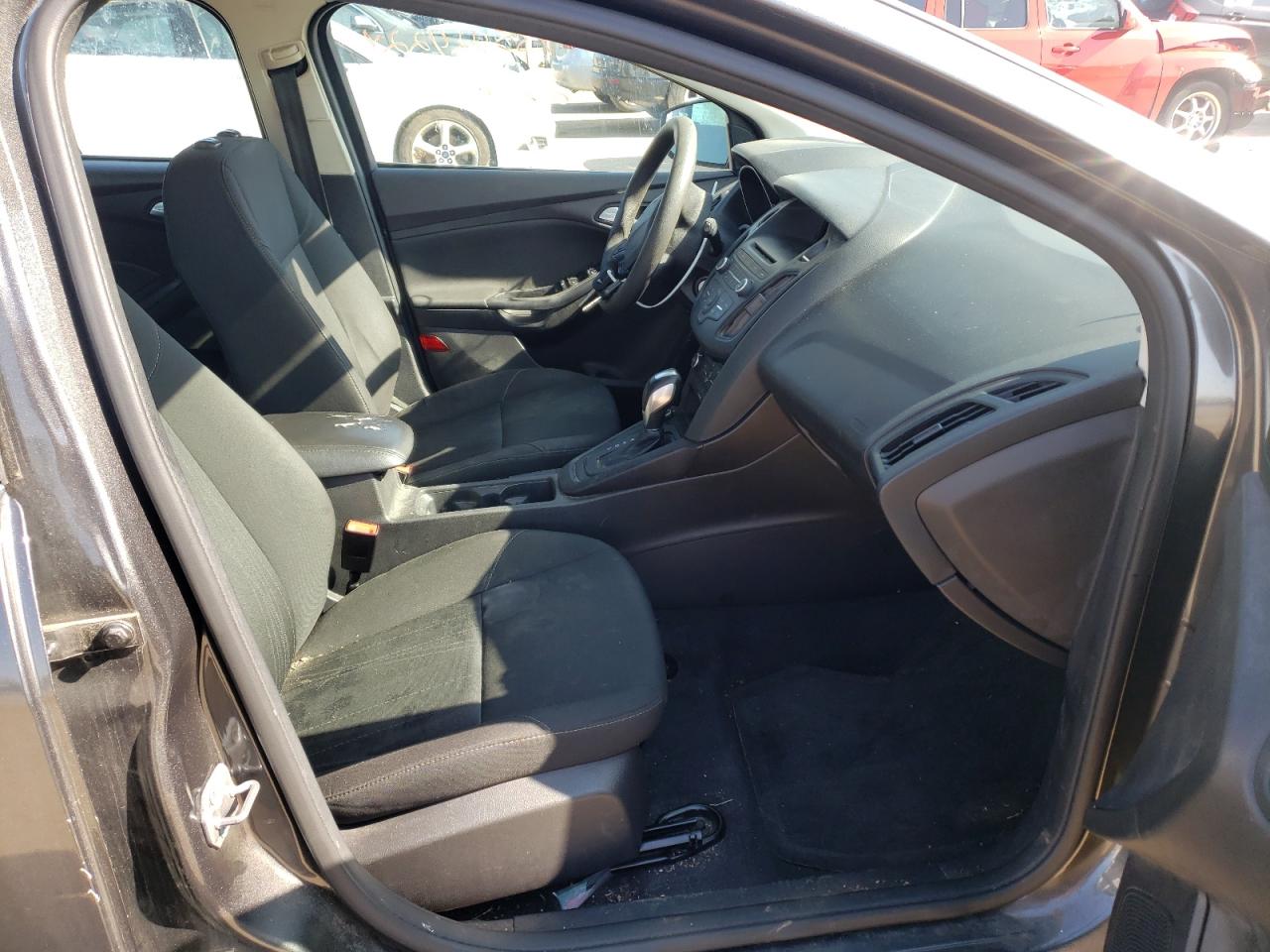 Photo 5 from auction – 2015 FORD FOCUS SE with VIN 1FADP3K26FL351473