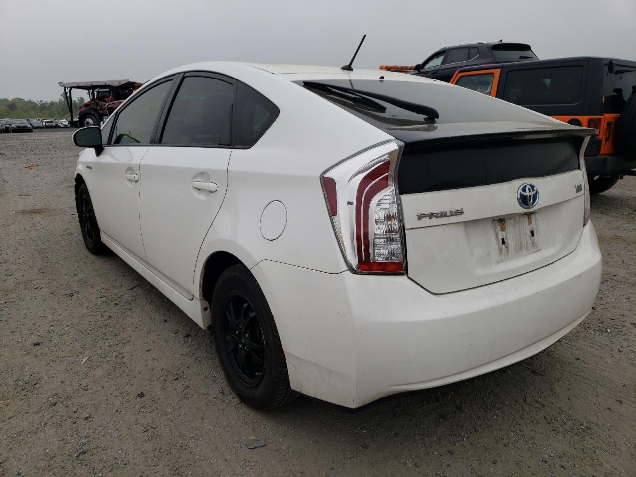 Photo 3 from auction – 2013 TOYOTA PRIUS with VIN JTDKN3DU6D5599987