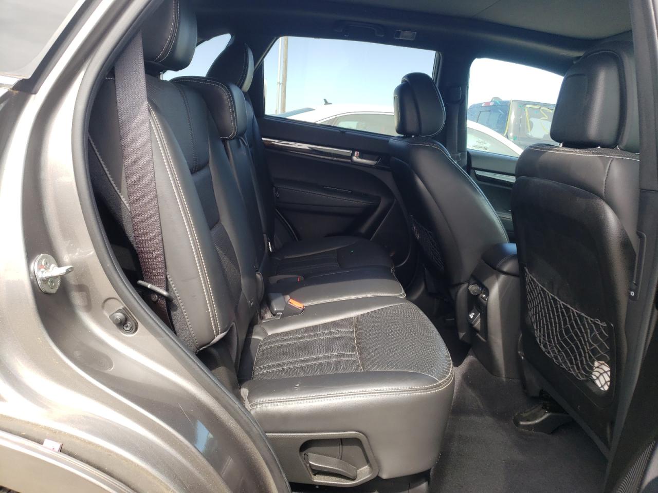 Photo 6 from auction – 2014 KIA SORENTO SX with VIN 5XYKWDA76EG495705