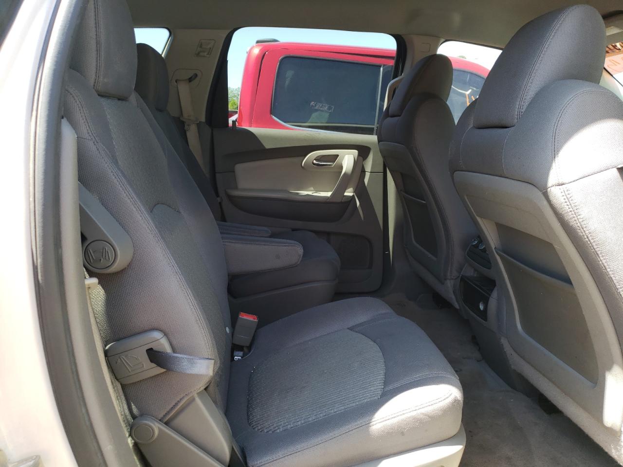 Photo 6 from auction – 2011 CHEVROLET TRAVERSE L with VIN 1GNKRGED3BJ157223
