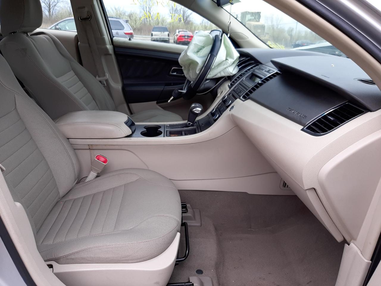 Photo 5 from auction – 2010 FORD TAURUS SE with VIN 1FAHP2DW7AG138187
