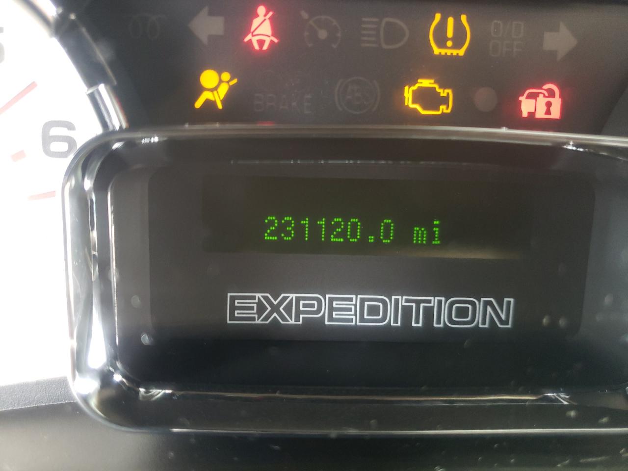 صورة رقم 8 من المزاد - 2007 FORD EXPEDITION مع VIN 1FMFK17517LA22265