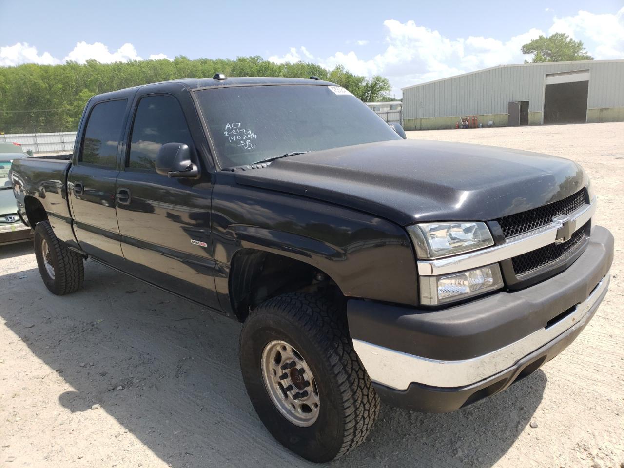 CHEVROLET SILVERADO 2004 with VIN 1GCHK23194F102896 - Photo from auction
