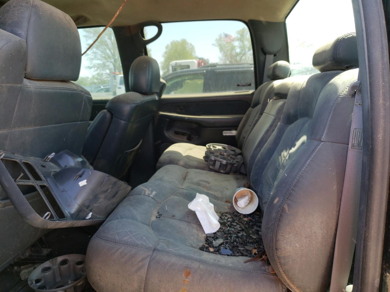 Photo 6 from auction – 2001 CHEVROLET SILVERADO with VIN 1GCHK23U51F212530