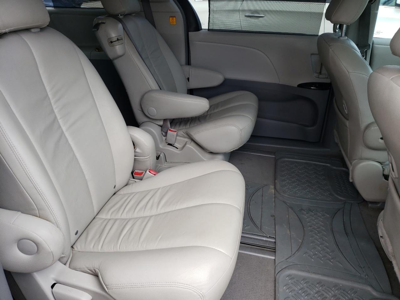 Photo 6 from auction – 2011 TOYOTA SIENNA LE with VIN 5TDKK3DC9BS080956