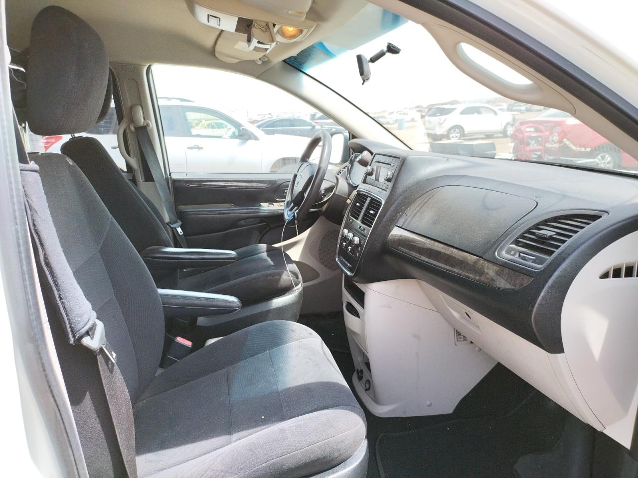 Photo 5 from auction – 2011 DODGE GRAND CARA with VIN 2D4RN3DGXBR626880